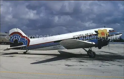 Flugzeuge Zivil Victoria Air Douglas DC 3 210D c n 2257 N102AP  Kat. Airplanes Avions