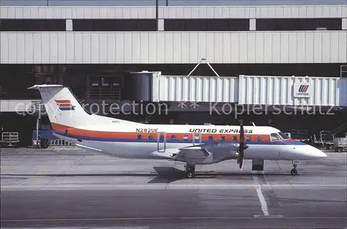 Flugzeuge Zivil United Express Embraer 120RT Brasilia N282UE c n 120124 Kat. Airplanes Avions