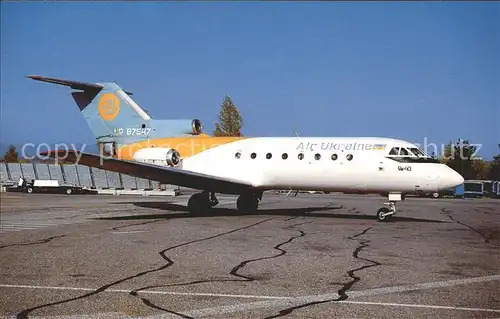 Flugzeuge Zivil Air Ukraine Yakovlev 40 UR 87547 cn 9531242  Kat. Airplanes Avions