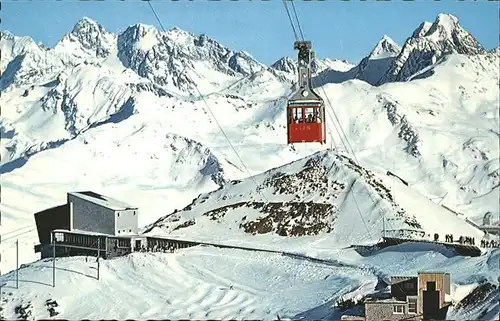 Seilbahn Weissfluhjoch-Weissfluhgipfel Bergstation Davos  / Bahnen /