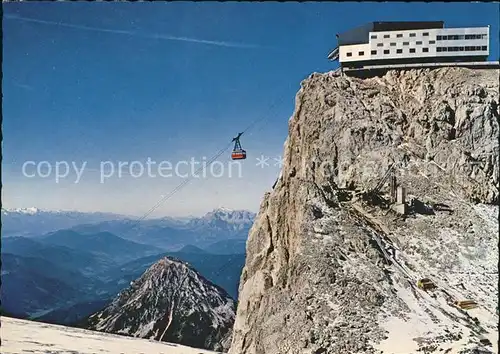 Seilbahn Dachsteinsuedwand Gletscherbahn Ramsau Bergstation  / Bahnen /