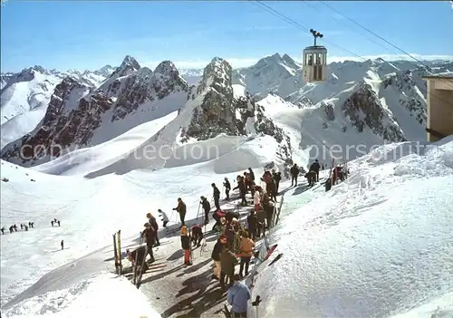 Seilbahn Valluga Arlberg Bergstation / Bahnen /