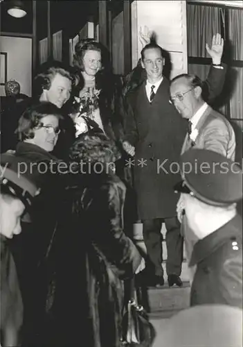 Adel Niederlande Prinzessinen Beatrix und Irene Prinz Bernhard Don Carlos de Bourbon Parma Kat. Koenigshaeuser