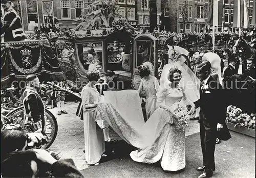 Adel Niederlande Hochzeit Prinzessin Beatrix Prinz Claus Goldene Kutsche Kat. Koenigshaeuser