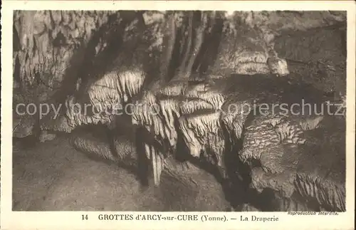 Hoehlen Caves Grottes Arcy sur Cure Draperie Kat. Berge