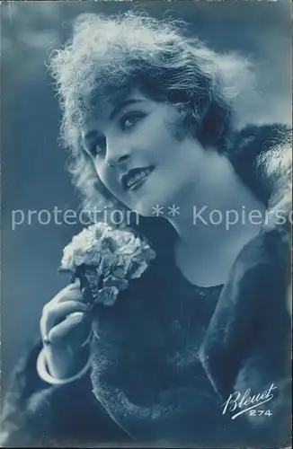 Foto Bleuet Paris Nr. 274 Frau Pelzmantel Blumen  Kat. Fotografie