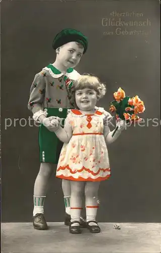 Foto Amag Nr. 64684 5 Kinder Glueckwunsch Geburtstag Blumen  Kat. Fotografie