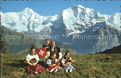 Trachten Schweiz Bern Familie Moench Jungfrau Kat. Trachten