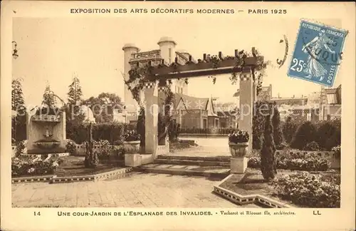 Exposition Arts Decoratifs Paris 1925 Cour Jardin de l Esplanade des Invalides  Kat. Expositions
