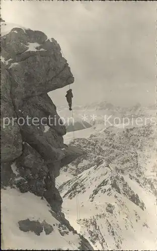 Bergsteigen Klettern Abseiluebung Weissfluhgipfel  Kat. Bergsteigen