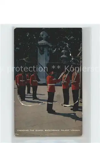 Leibgarde Wache Changing the Guard Buckingham Palace London Kat. Polizei