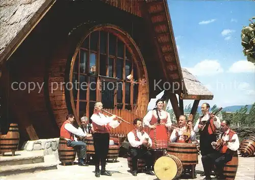 Musikanten Geige Mandoline Floete Trommel Slantchev briag Restaurant Batchvata Bulgarien Kat. Musik