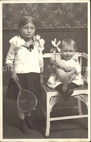 Kinder Child Enfants Tennisschlaeger Teddybaer Privafoto Kat. Kinder