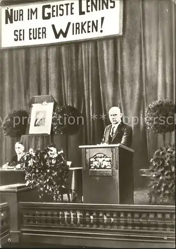 Politik Geschichte Ernst Thaelmann XI. Parteitag KPD Essen Maerz 1927 Lenin Prosidium Wilhelm Pieck Kat. Politik und Geschichte