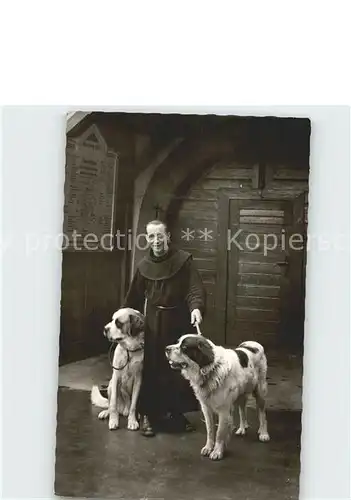 Bernhardiner Moench Kloster Kreuzberg Klosterpforte Kat. Tiere