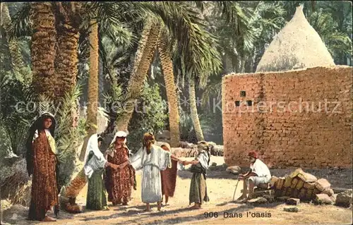 Typen Arabien Dans l oasis Palmen 