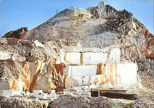 Tagebau Daylight Mining Alpi Apuane Cave di Marmo Marmor Kat. Rohstoffe Commodities