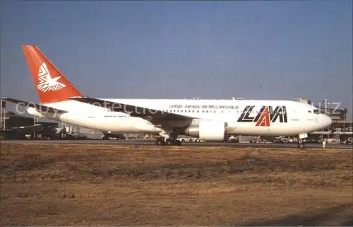 Flugzeuge Zivil Linhas Aereas de Mocambique Boeing 767 200ER  Kat. Airplanes Avions