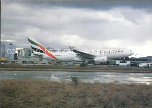 Flugzeuge Zivil Emirates Airbus A330 243 A6 EKQ c n 248 Kat. Airplanes Avions