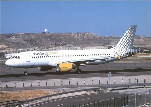 Flugzeuge Zivil Vueling Airlines A320 214 EC JGM c n 2407 Kat. Airplanes Avions