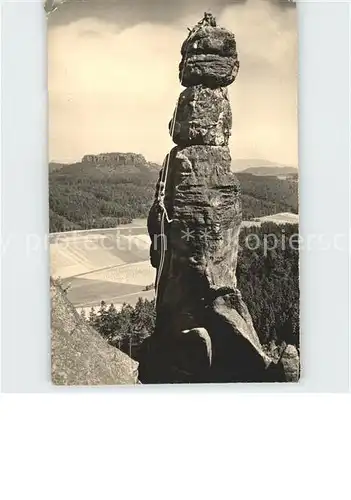 Klettern Bergsteigen Barbarine Pfaffenstein Saechsische Schweiz  Kat. Bergsteigen