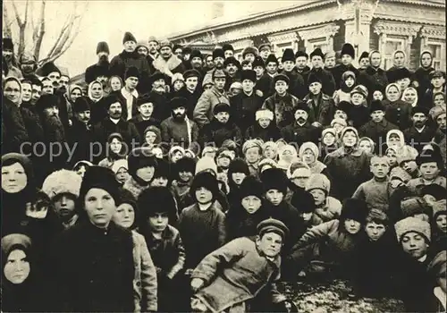 Politik Geschichte Lenin and N. K. Krupskaya among Peasants Opening Kashino Electric Power Station 1920 Kat. Politik und Geschichte