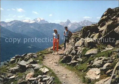 Wandern Davos Hoehenweg Strelapass Parsennhuette Piz Ela Piz Mitgel Kat. Berge