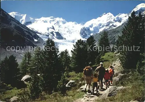 Wandern Weg zur Bovalhuette Morteratschgletscher Berninagruppe Kat. Berge