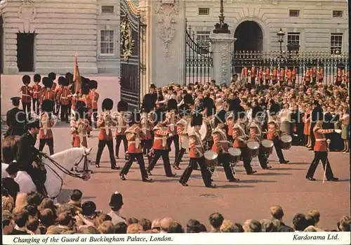 Leibgarde Wache Changing of the Guard Buckingham Palace London Kat. Polizei