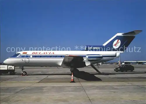 Flugzeuge Zivil Belavia Yak 40 EW 88202 c n 9630449 Kat. Airplanes Avions