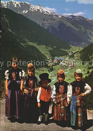 Trachten oesterreich Montafoner Jugend Trachten Alpenpanorama