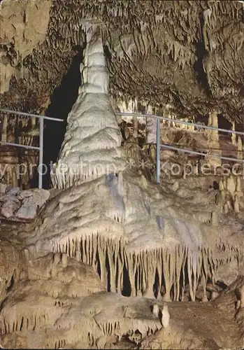 Hoehlen Caves Grottes Teufelshoehle Fraenkische Schweiz Riesensaal Kat. Berge