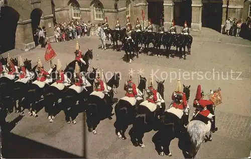 Leibgarde Wache Changing the Guard Whitehall  Kat. Polizei