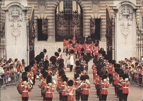 Leibgarde Wache Guards Band Buckingham Palace  Kat. Polizei