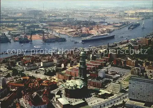 Dampfer Oceanliner Queen Elizabeth 2 Hamburg Michaeliskirche Hafen Kat. Schiffe