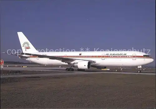 Flugzeuge Zivil Air Madagascar Boeing 767 33A ER 5R MVZ c n 25403 409 Kat. Airplanes Avions