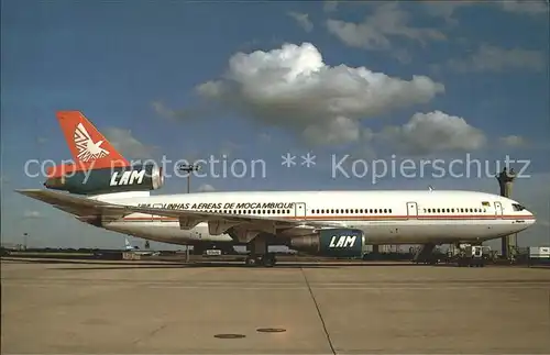 Flugzeuge Zivil AIRBORNE POSTCARD NO. 119 McDonnell Douglas DC 10 30 F GDJK c n 47849 of LAM LINHAS AEREAS MOSAMBIQUE in the airline s new livery at Paris CDG late 1987 Kat. Airplanes Avions