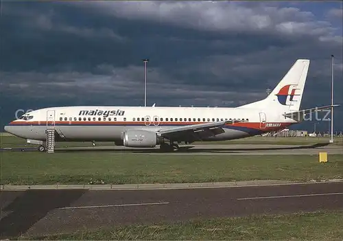 Flugzeuge Zivil Malaysia Airlines Boeing B737 4S3 G BPKB East Midlands  UK  Kat. Airplanes Avions