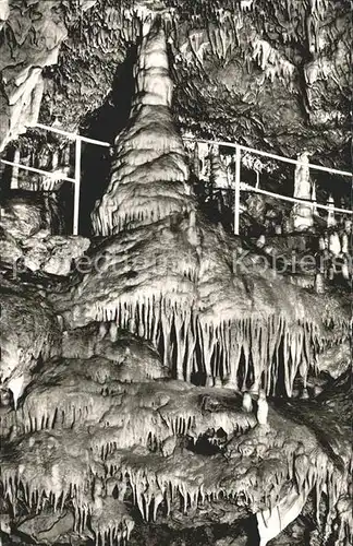 Hoehlen Caves Grottes Teufelshoehle Fraenkische Schweiz Riesensaal Kat. Berge