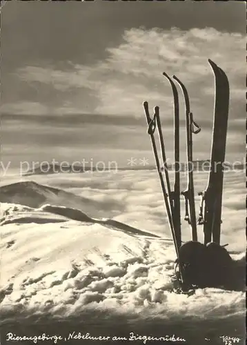 Foto Popp Nr. 72 Riesengebirge Nebelmeer Ziegenruecken Skiausruestung Kat. Fotografie