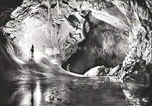 Hoehlen Caves Grottes Eisriesenwelt Salzburg Eispalast Kat. Berge