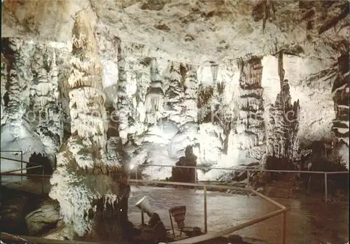 Hoehlen Caves Grottes Aggtelek Baradla barlang Oszlopok csarnoka Kat. Berge