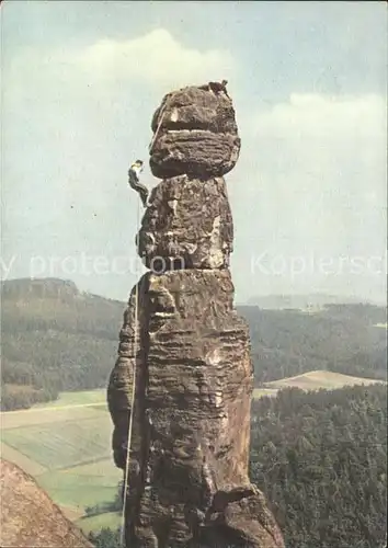 Klettern Bergsteigen Barbarine Pfaffenstein Saechsische Schweiz  Kat. Bergsteigen