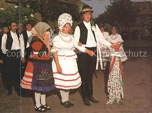 Trachten Ungarn Szentistvan Nepviselet Hochzeit  / Trachten /
