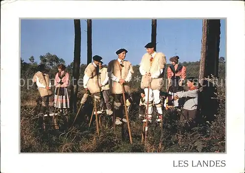 Unterhaltung Stelzenlaeufer Stelzenlauf Les Landes  / Unterhaltung /