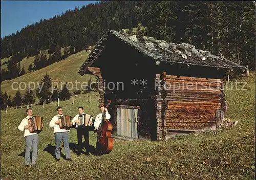 Musikanten Kapelle Echo von Adelboden Berner Oberland Akkordeon Cello Kat. Musik