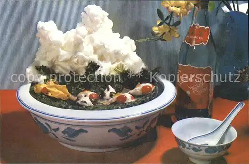 Lebensmittel Gold Fish Quick-boiled in Snow-White Soup China / Lebensmittel /