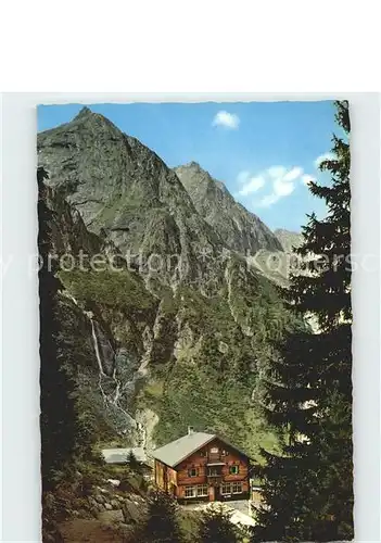 Grawandhuette mit Gr Greiner Gruppe im Zillertal / Mayrhofen /Tiroler Unterland