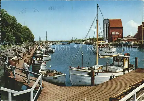 Heiligenhafen Ostseebad Fischereihafen Fischerboote Kat. Heiligenhafen