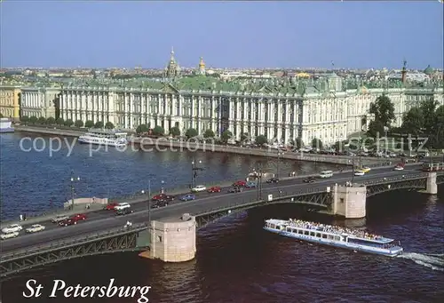 St Petersburg Leningrad Winterpalast Bruecke Fahrgastschiff / Russische Foederation /Nordwestrussland